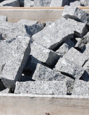 Granite setts 200mm x 100mm x 50mm, Silver grey